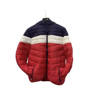 Fleece-lined short style for warmth